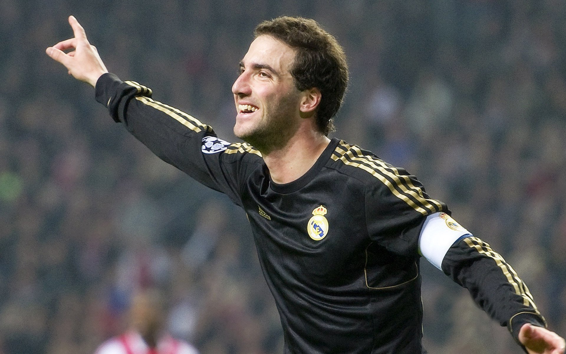 中国足球管理机制改革试图摆脱行政干预痕迹,足球改革20多年来,几位足球管理中心